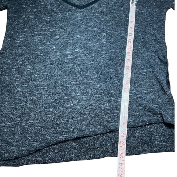 ARITZIA Wilfred Sherbrooke Marled Black Long Sleeve V-Neck Lightweight Sweater - Picture 7 of 10